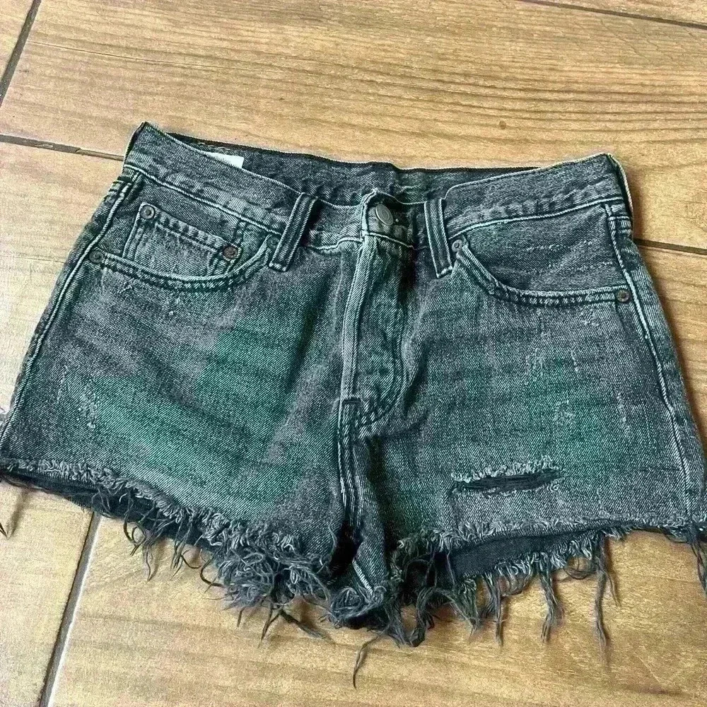 Levi 501 shorts black acid wash size 27 - Picture 3 of 6